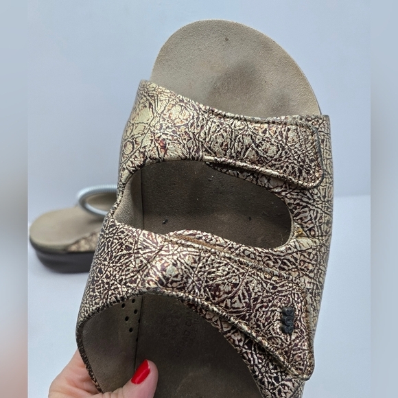 SAS | Relaxed metallic gold brown Bohemian sporty slide sandals | WMS 9 - Picture 5 of 13